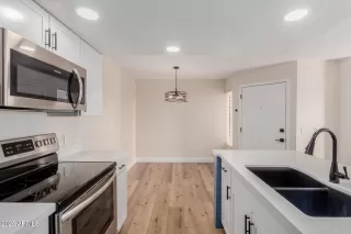 Photo #3: 6938785 Listing