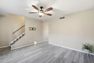Photo #4: 6938834 Listing