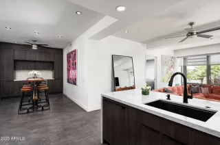 Photo #1: 6938986 Listing