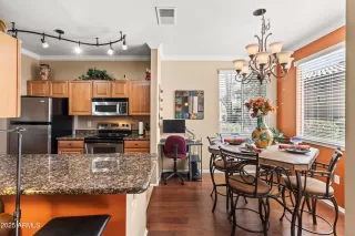 Photo #6: 6939103 Listing 