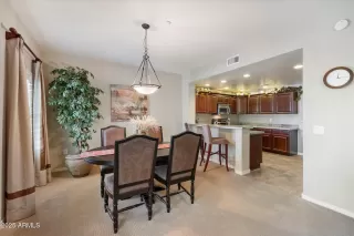 Photo #5: 6939333 Listing