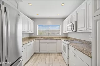 Photo #2: 6939366 Listing