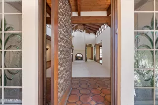 Photo #3: 6939401 Listing