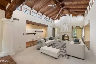 Photo #5: 6939401 Listing