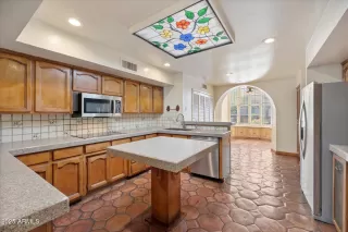 Photo #6: 6939401 Listing