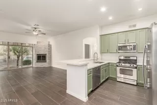 Photo #5: 6939651 Listing