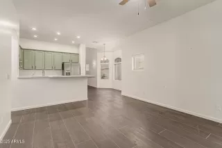 Photo #6: 6939651 Listing