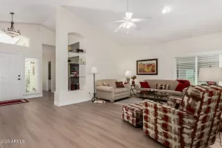 Photo #5: 6939781 Listing