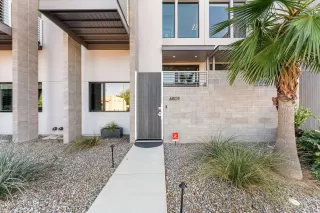 Photo #2: 6939845 Listing