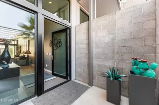 Photo #3: 6939845 Listing