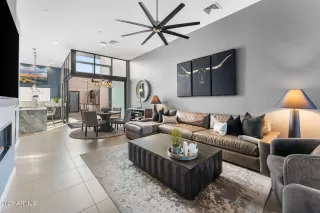 Photo #4: 6939845 Listing