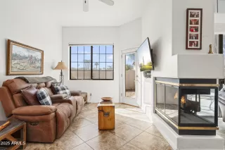 Photo #5: 6939847 Listing