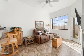 Photo #6: 6939847 Listing