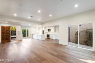 Photo #1: 6939910 Listing