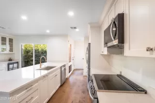 Photo #2: 6939910 Listing