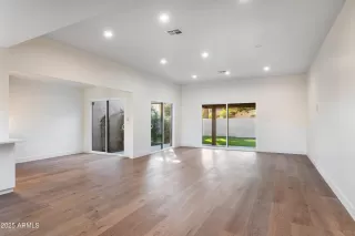 Photo #5: 6939910 Listing