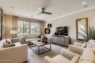 Photo #6: 6939984 Listing