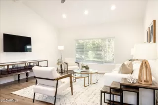 Photo #3: 6940015 Listing 