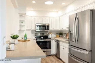 Photo #5: 6940015 Listing 