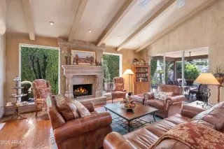 Photo #5: 6940049 Listing