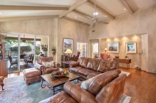 Photo #6: 6940049 Listing