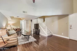 Photo #4: 6940081 Listing