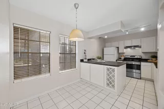 Photo #3: 6940255 Listing