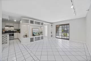 Photo #5: 6940255 Listing