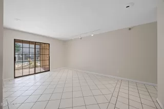 Photo #6: 6940255 Listing