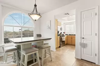 Photo #4: 6940282 Listing