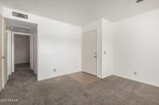 Photo #4: 6940319 Listing