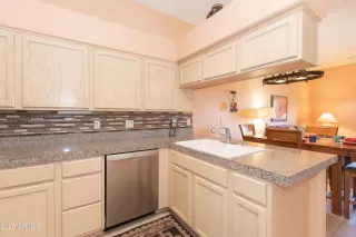 Photo #6: 6940334 Listing