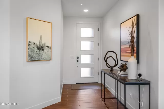 MLS: 6940338 Condo For Sale