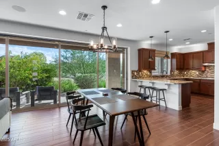 Photo #4: 6940338 Listing