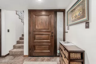 Photo #4: 6940364 Listing