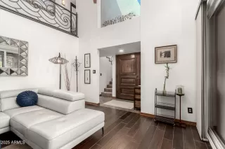 Photo #5: 6940364 Listing