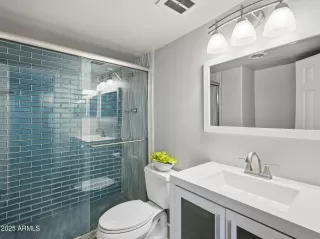 Photo #3: 6940428 Listing