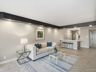 Photo #6: 6940428 Listing