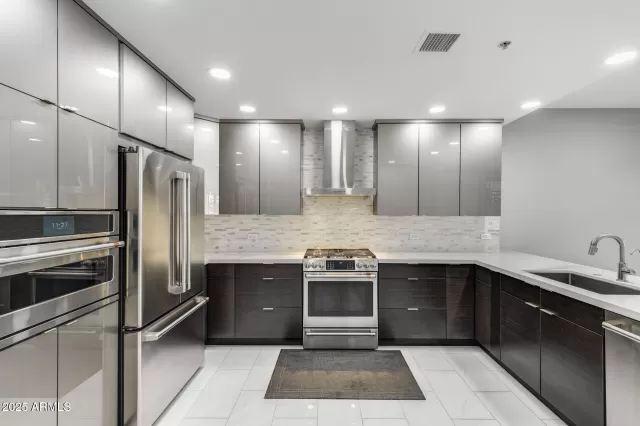 MLS: 6940607 Condo For Sale