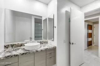 Photo #5: 6940607 Listing