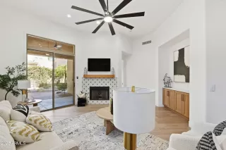 Photo #5: 6940621 Listing