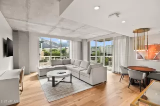 Photo #3: 6940624 Listing