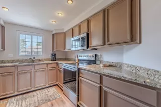 Photo #6: 6940670 Listing