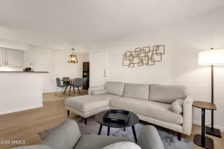 Photo #4: 6940750 Listing 