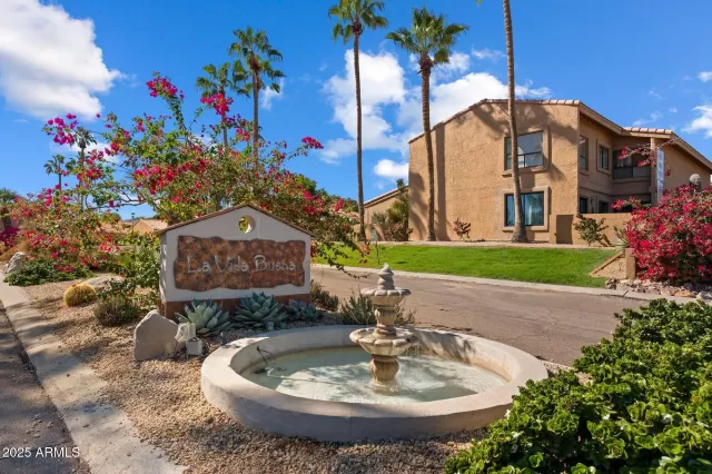 MLS: 6940772 Condo For Sale