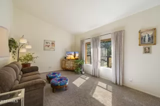 Photo #5: 6940772 Listing