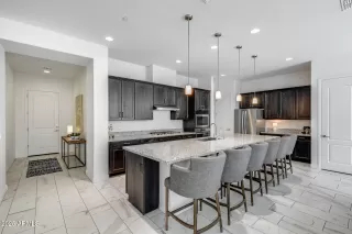 Photo #2: 6940814 Listing