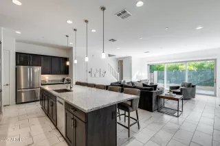 Photo #5: 6940814 Listing