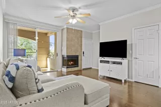 Photo #3: 6940818 Listing