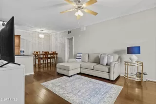 Photo #4: 6940818 Listing